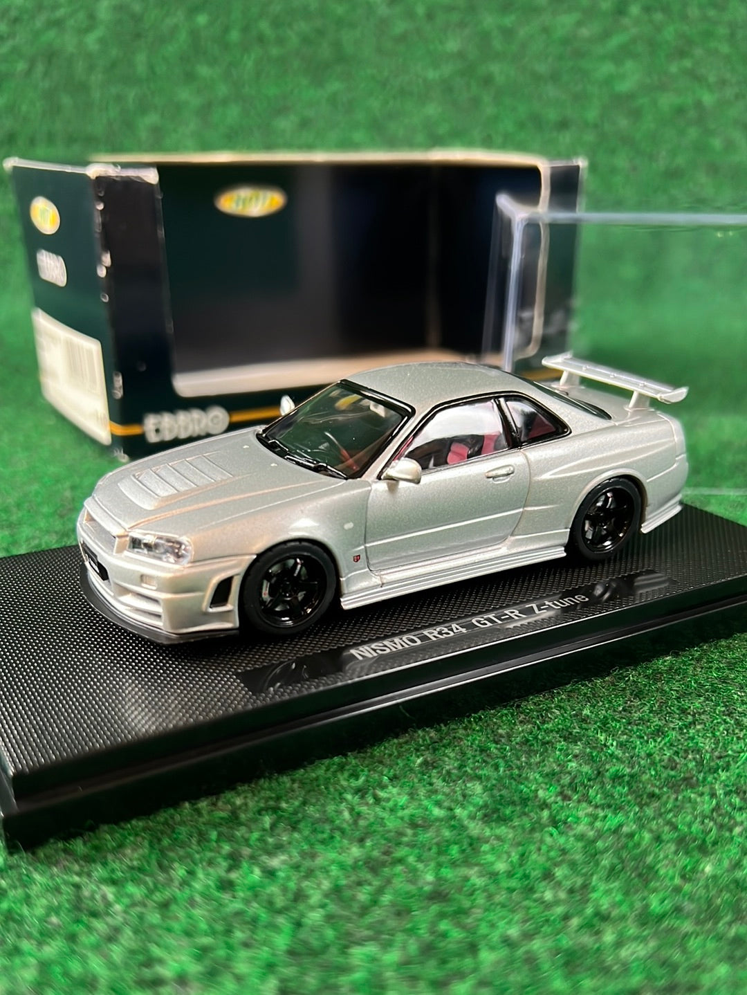 EBBRO HOT! - Nissan Skyline R34 GTR Z-TUNE 1/43 Scale Diecast