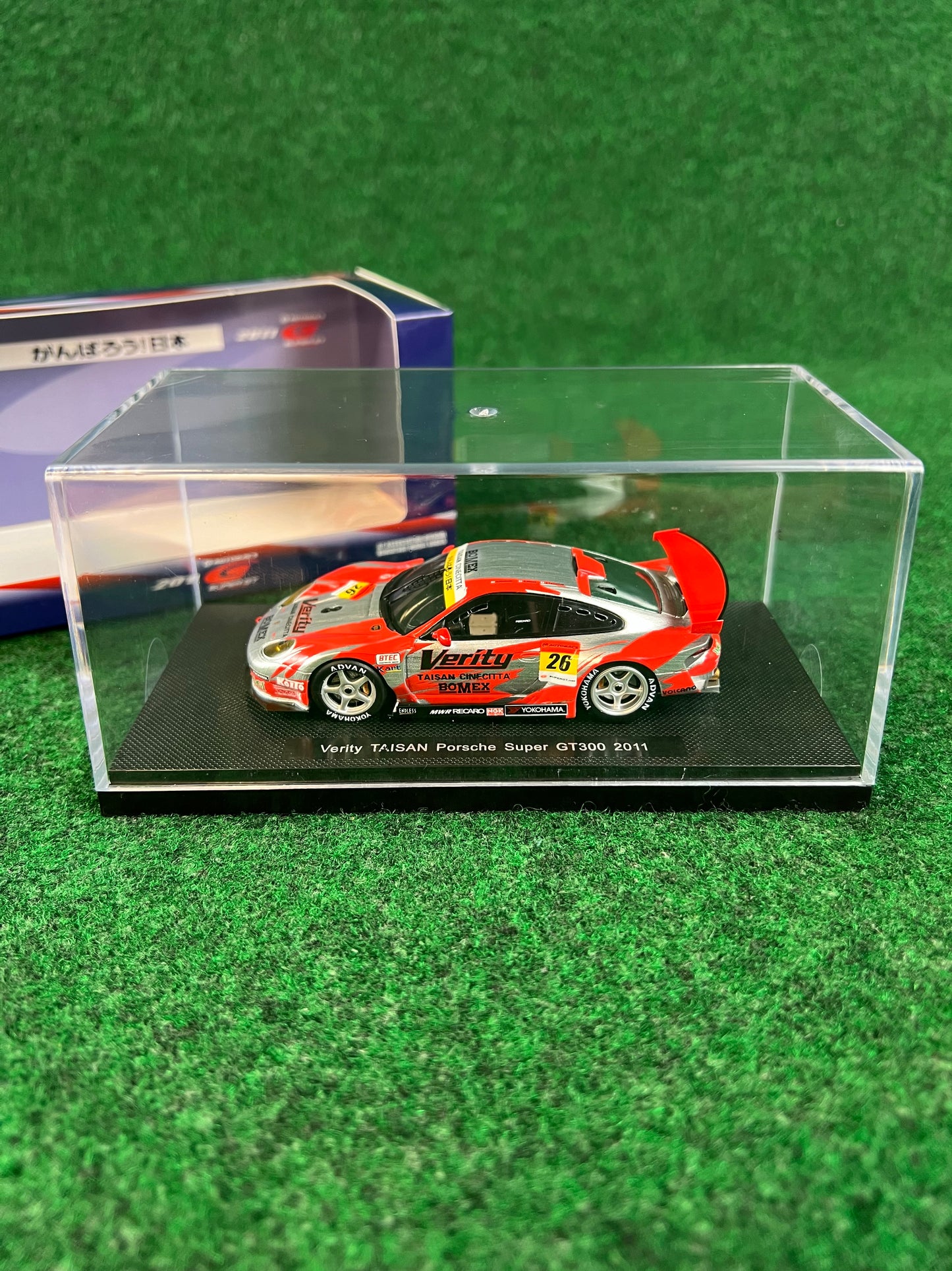 EBBRO - Super GT 2011 Verity TAISAN Porsche No. 26 1/43 Scale Diecast