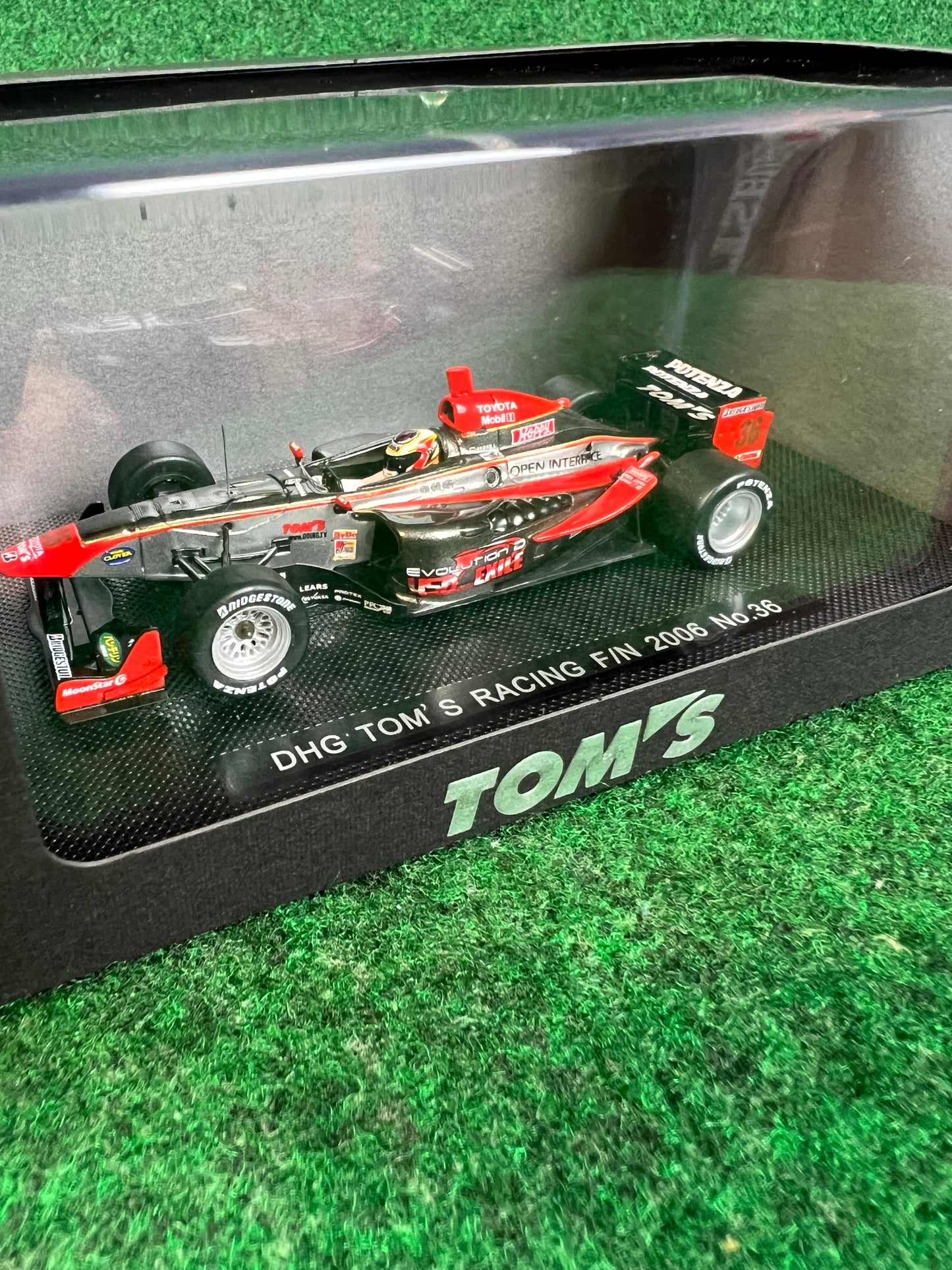 EBBRO - TOM'S Toyota Racing Formula Nippon 2006 Round 6 Suzuka DHG No. 36 1/43 Scale Diecast