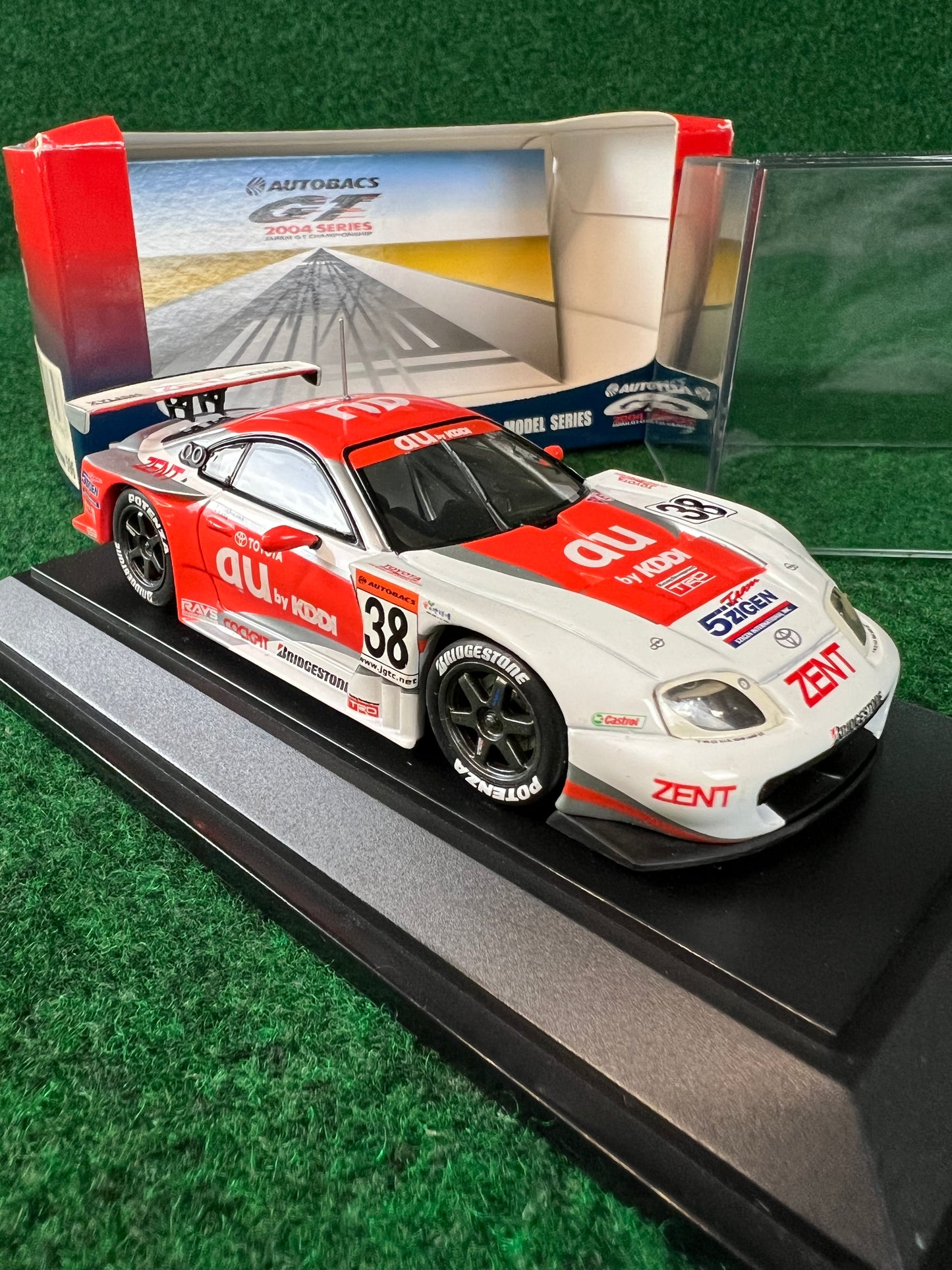 EBBRO - 2004 JGTC au Cerumo Toyota Supra 1/43 Scale Diecast