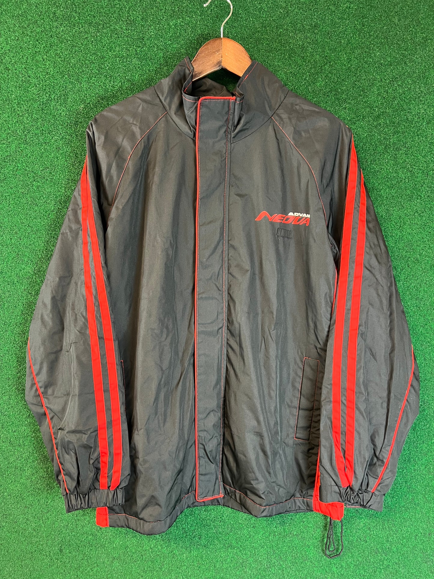 ADVAN NEOVA - Lightweight Insulated Windbreaker Black/Red Jacket