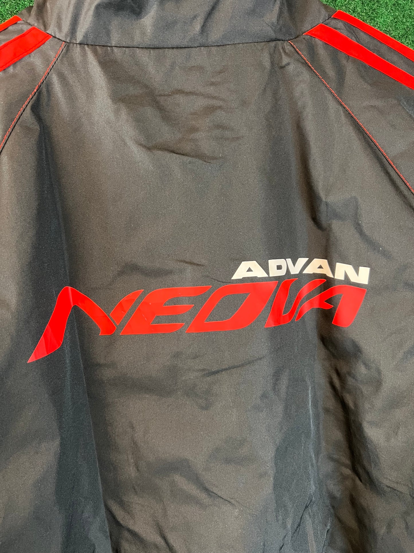 ADVAN NEOVA - Lightweight Insulated Windbreaker Black/Red Jacket