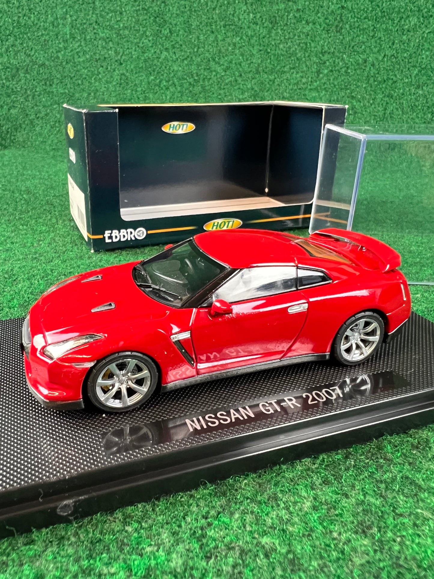 EBBRO HOT - Nissan R35 GT-R Red 1/43 Scale Diecast