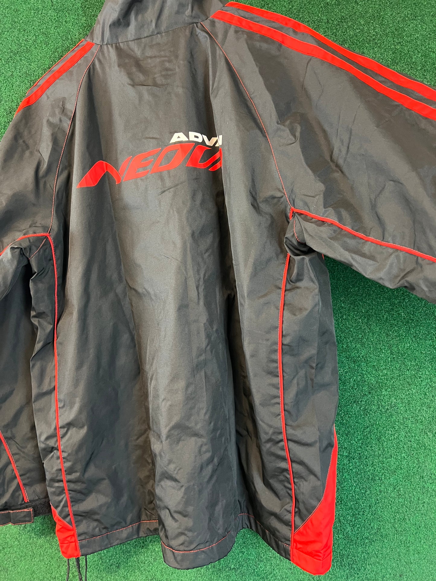 ADVAN NEOVA - Lightweight Insulated Windbreaker Black/Red Jacket