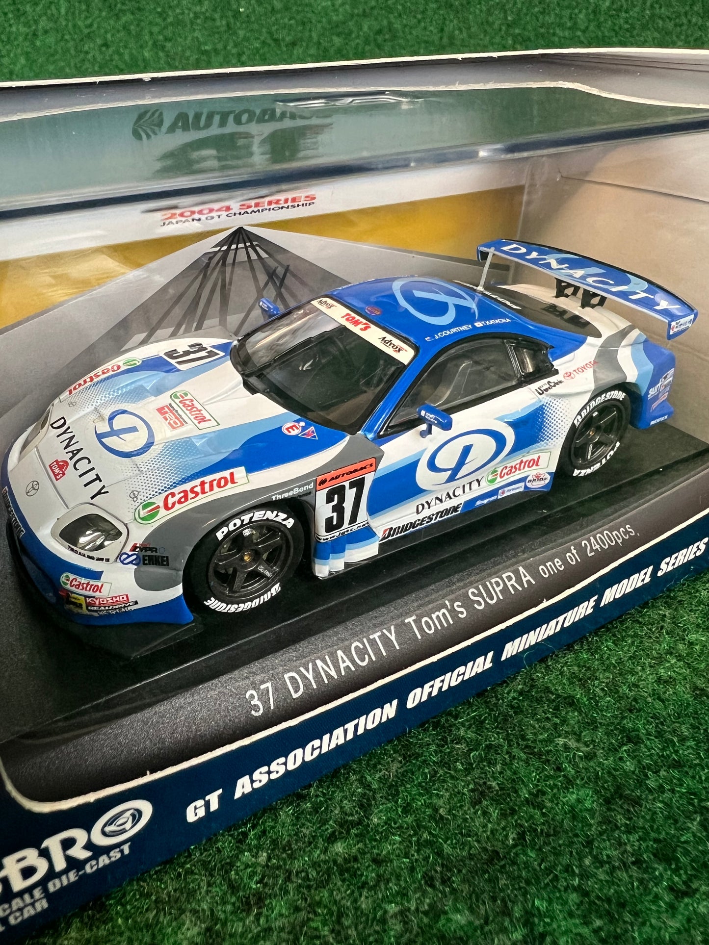 EBBRO - 2004 JGTC Dynacity Tom's Toyota Supra 1/43 Scale Diecast