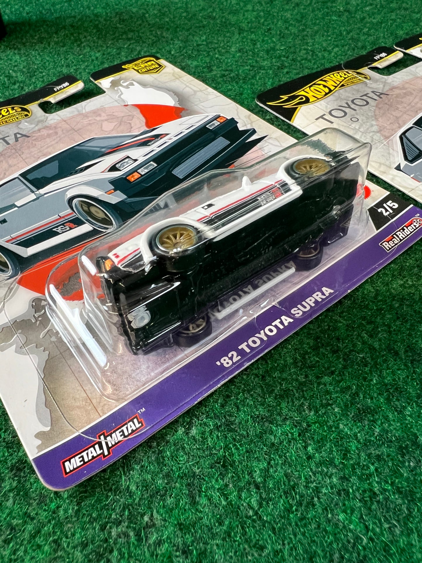 Hot Wheels Premium - Car Culture World Tour 1982 Toyota Supra Set