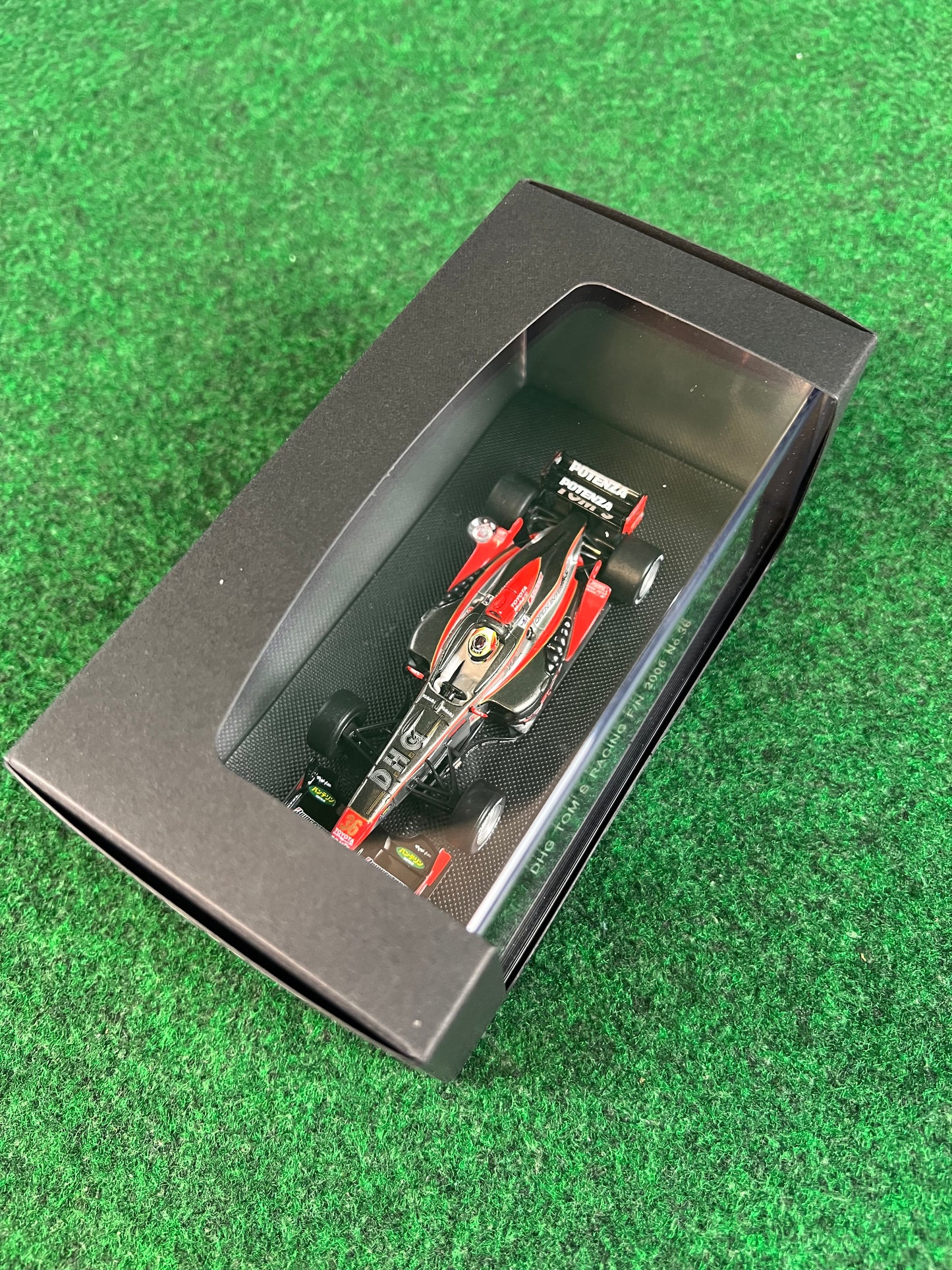 EBBRO - TOM'S Toyota Racing Formula Nippon 2006 Round 6 Suzuka DHG No. 36 1/43 Scale Diecast