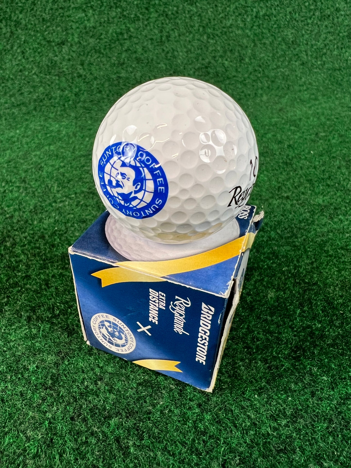 Suntory BOSS Coffee - Golf Ball & Keychain Set