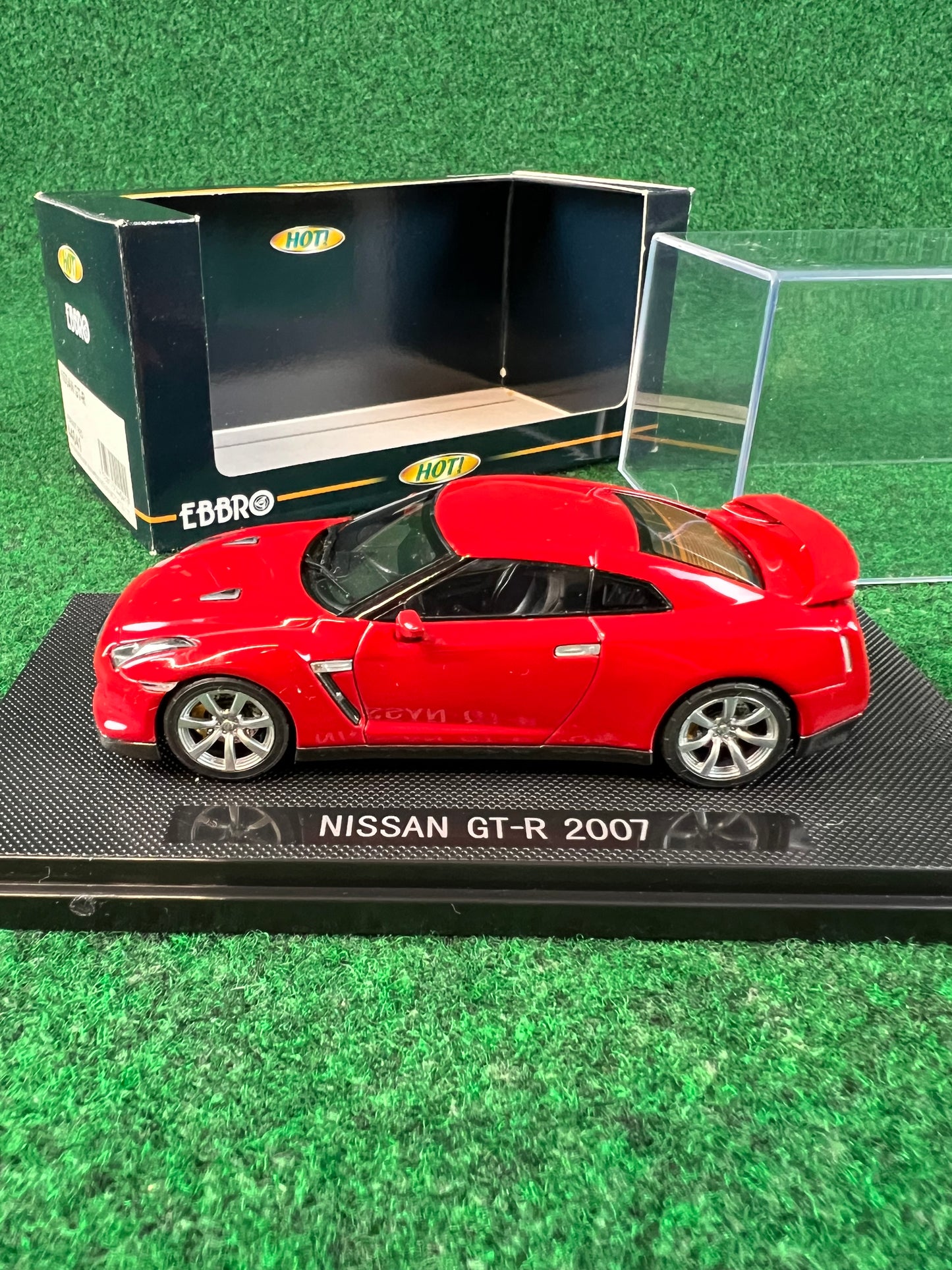 EBBRO HOT - Nissan R35 GT-R Red 1/43 Scale Diecast