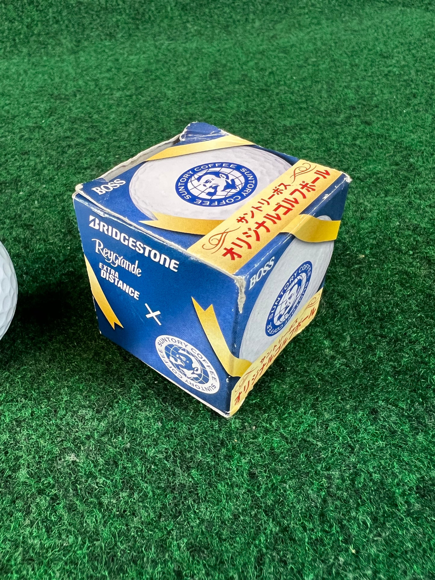 Suntory BOSS Coffee - Golf Ball & Keychain Set