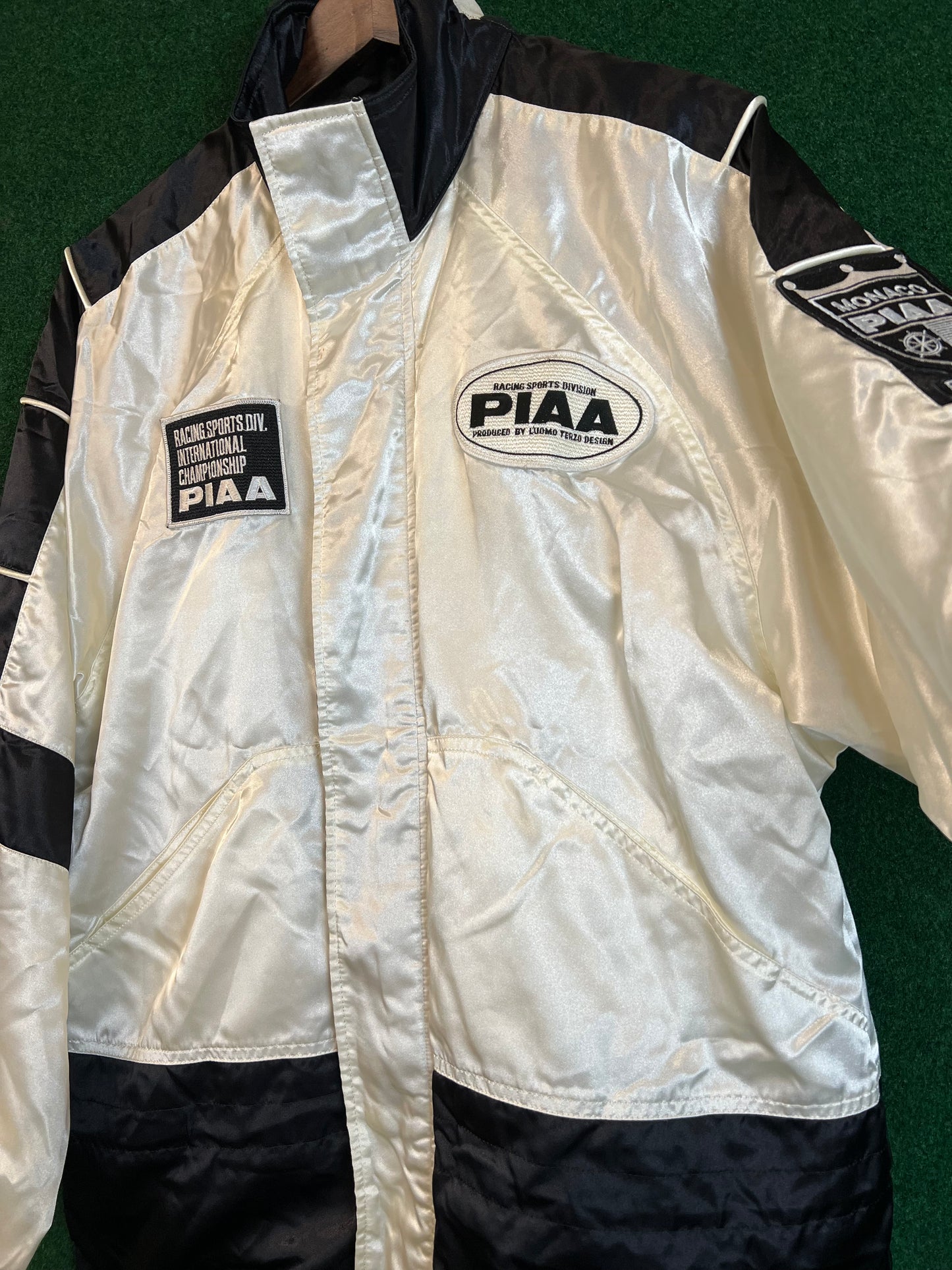 PIAA - Sports Elegance Lightweight Lined Windbreaker Style Jacket