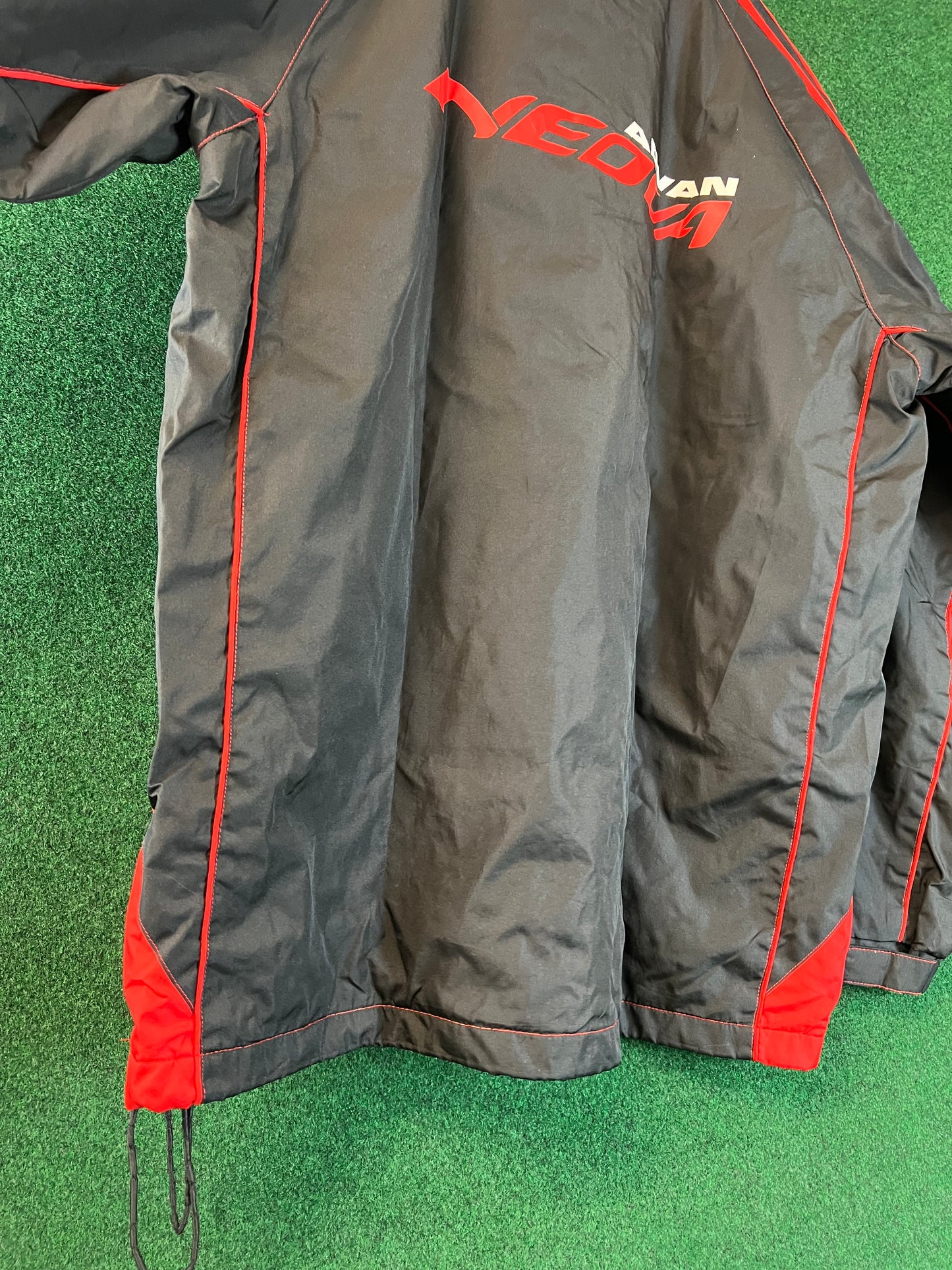 ADVAN NEOVA - Lightweight Insulated Windbreaker Black/Red Jacket