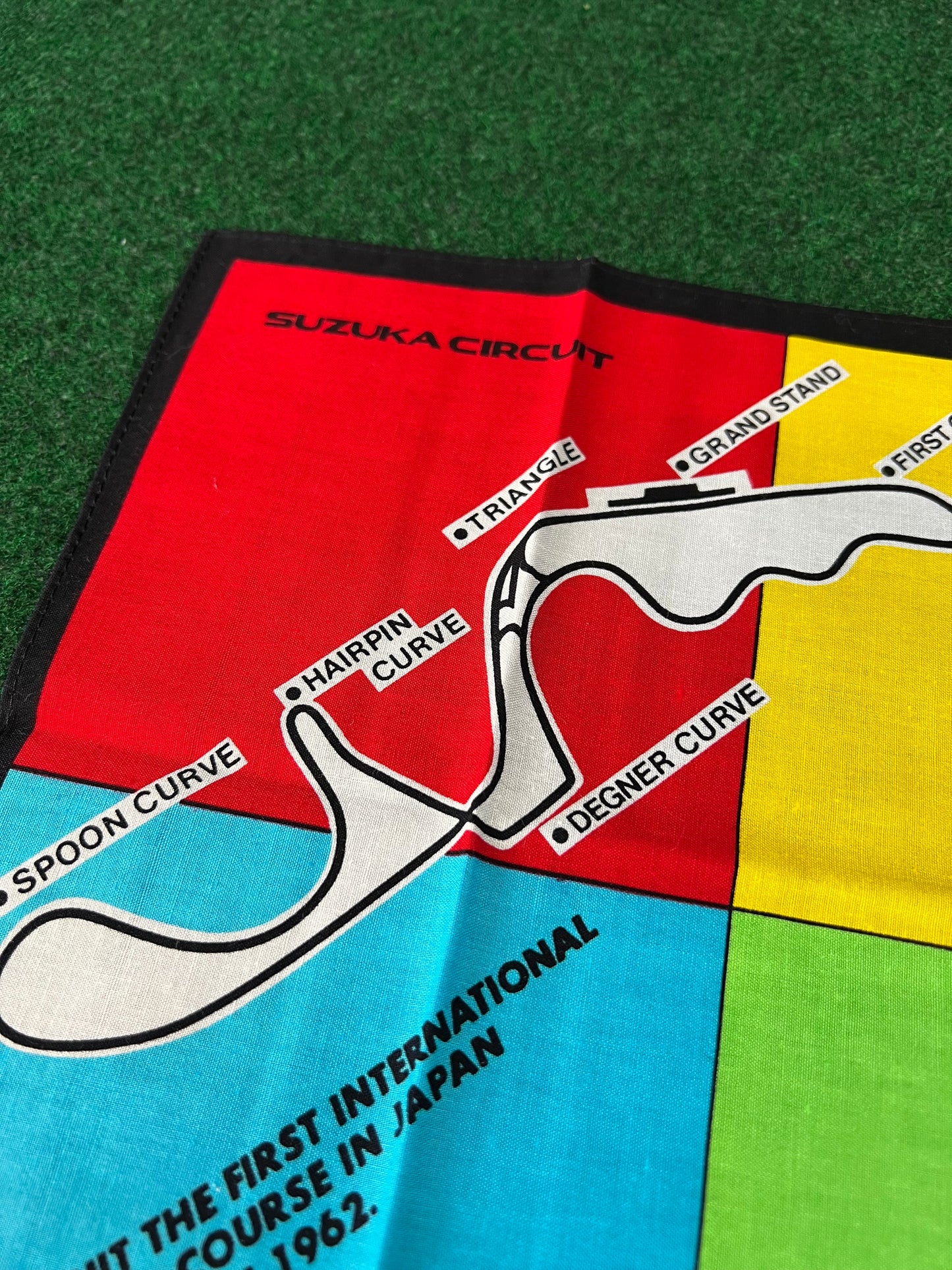 SUZUKA CIRCUIT - Red/Yellow/Blue/Green Course Map Handkerchief