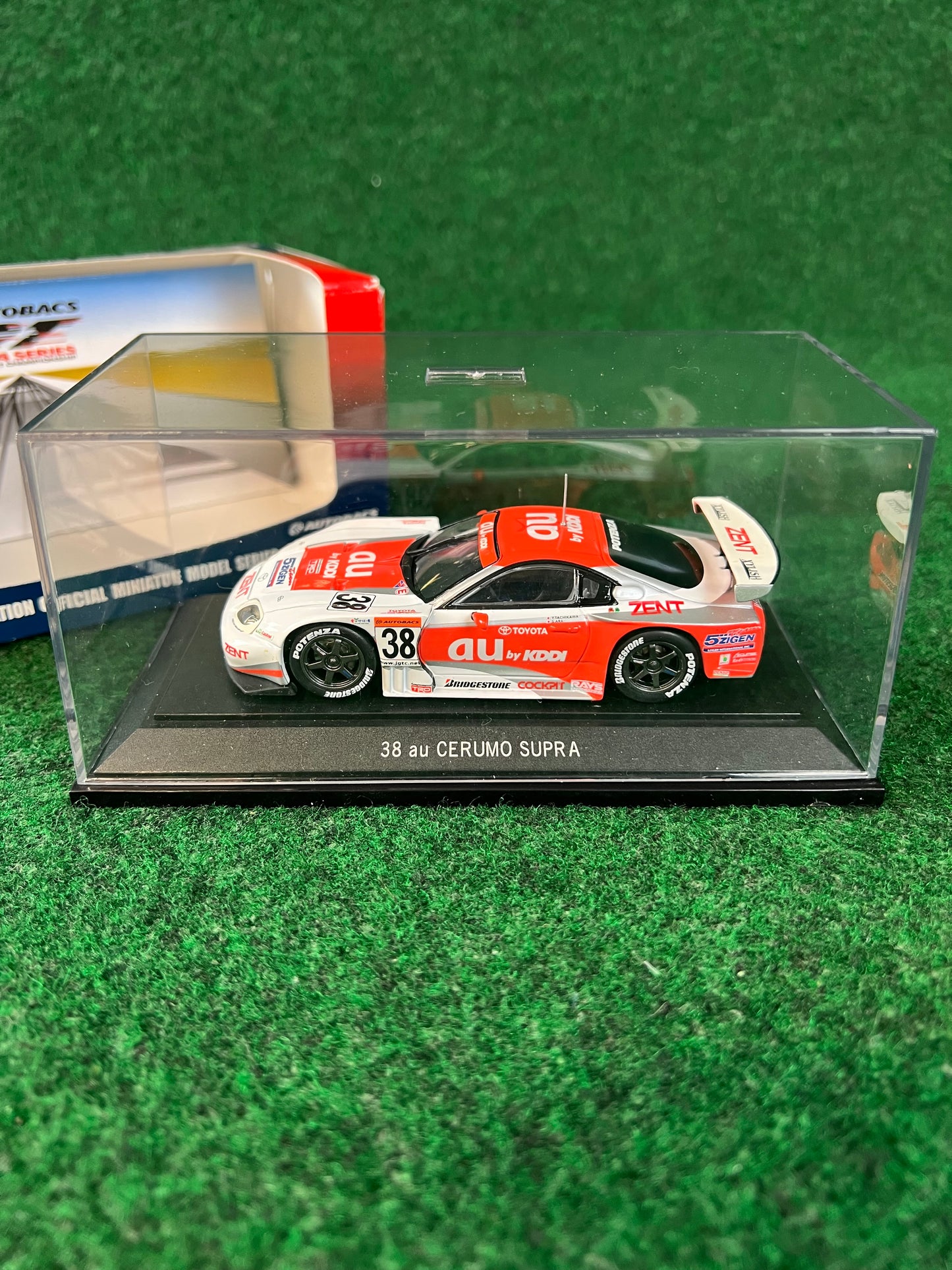 EBBRO - 2004 JGTC au Cerumo Toyota Supra 1/43 Scale Diecast