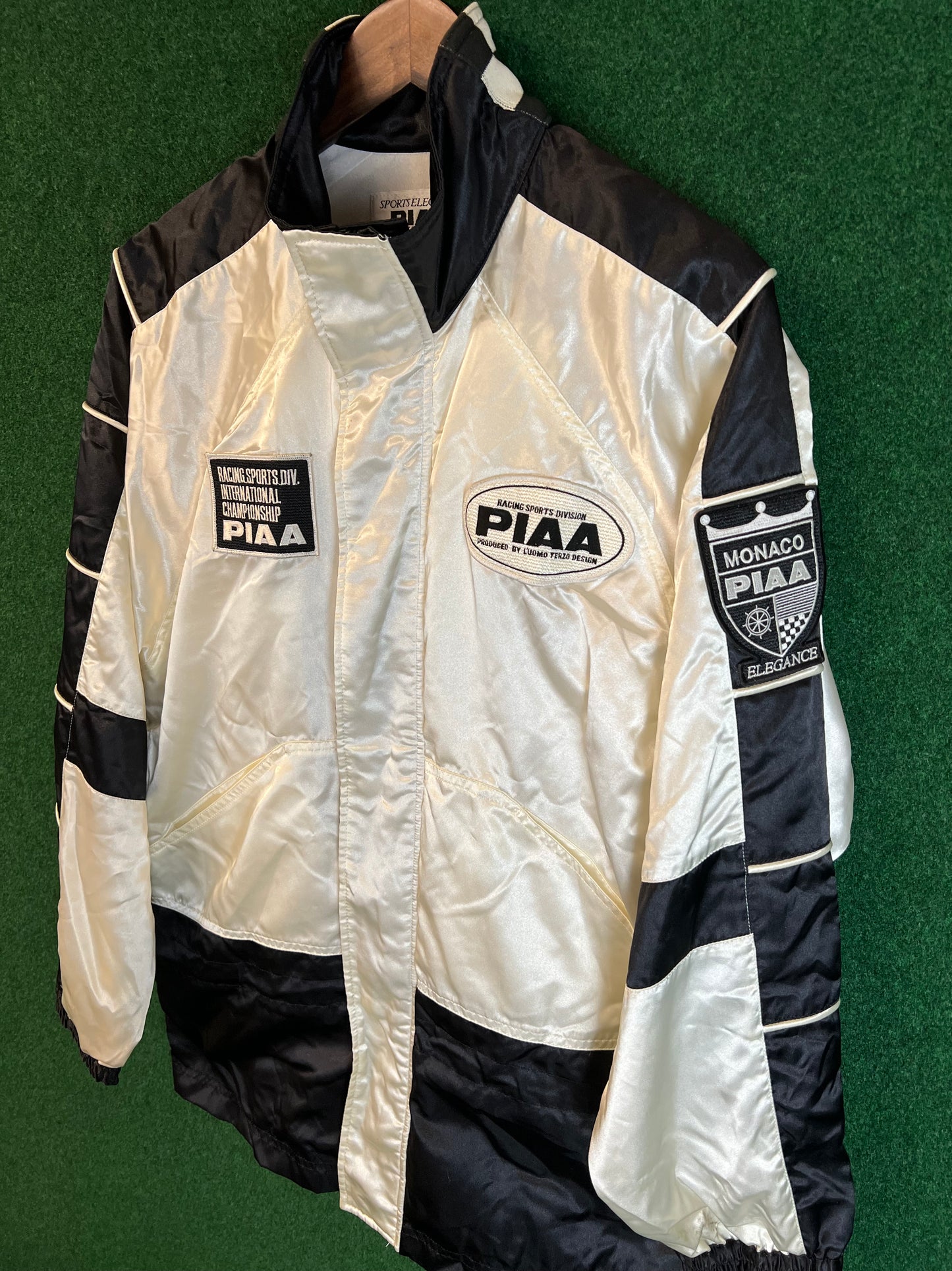 PIAA - Sports Elegance Lightweight Lined Windbreaker Style Jacket