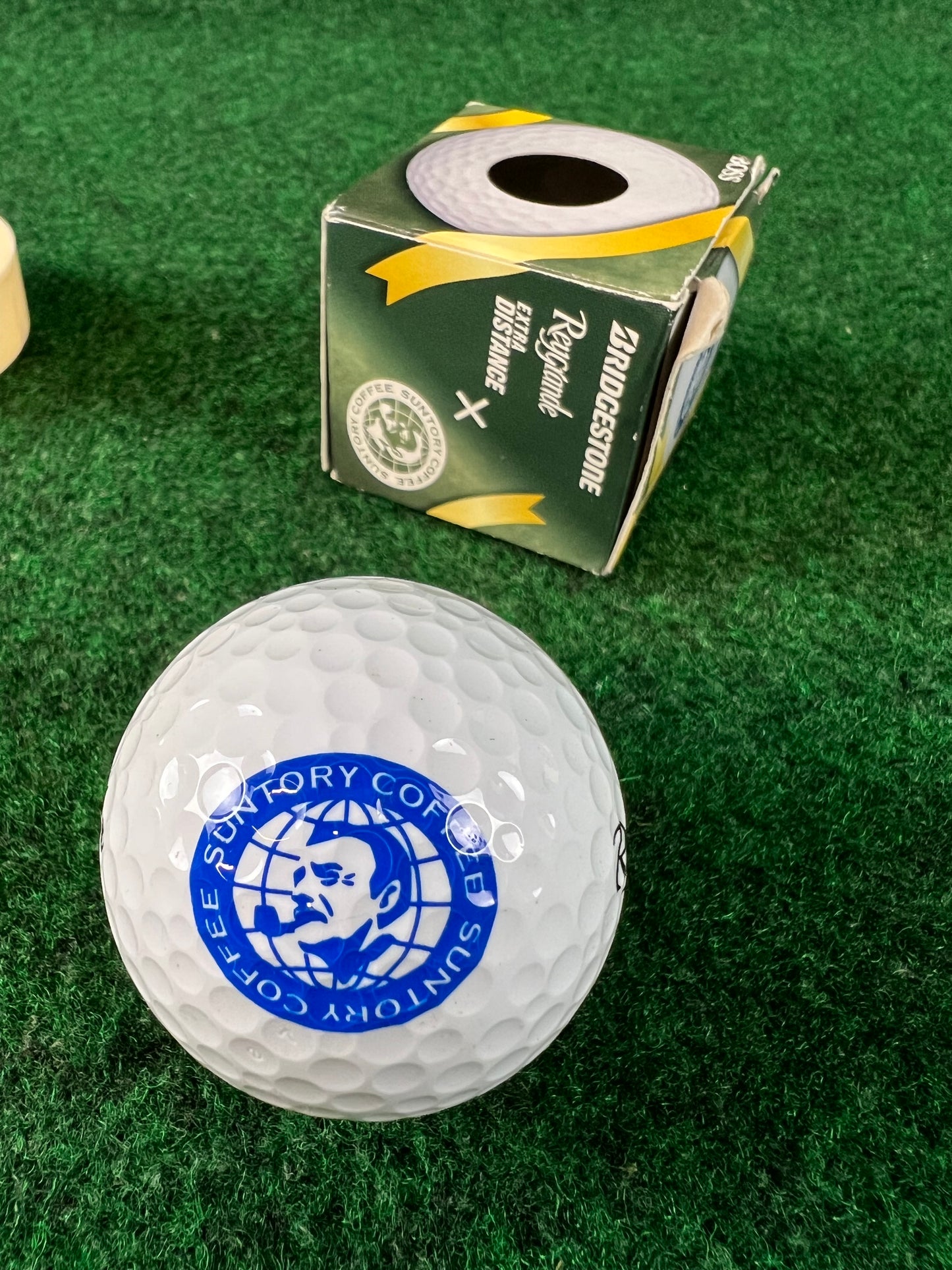 Suntory BOSS Coffee - Golf Ball & Keychain Set