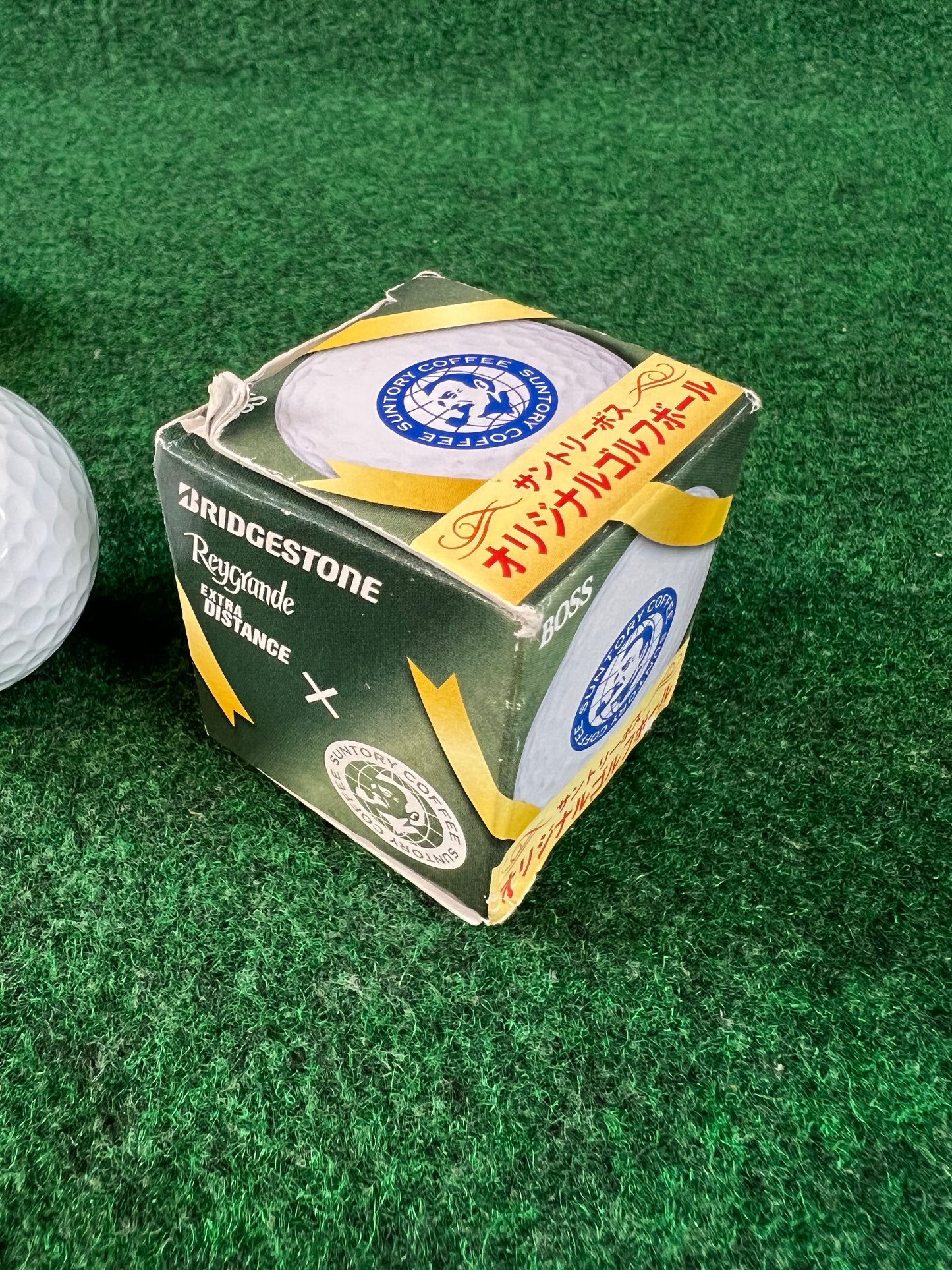 Suntory BOSS Coffee - Golf Ball & Keychain Set