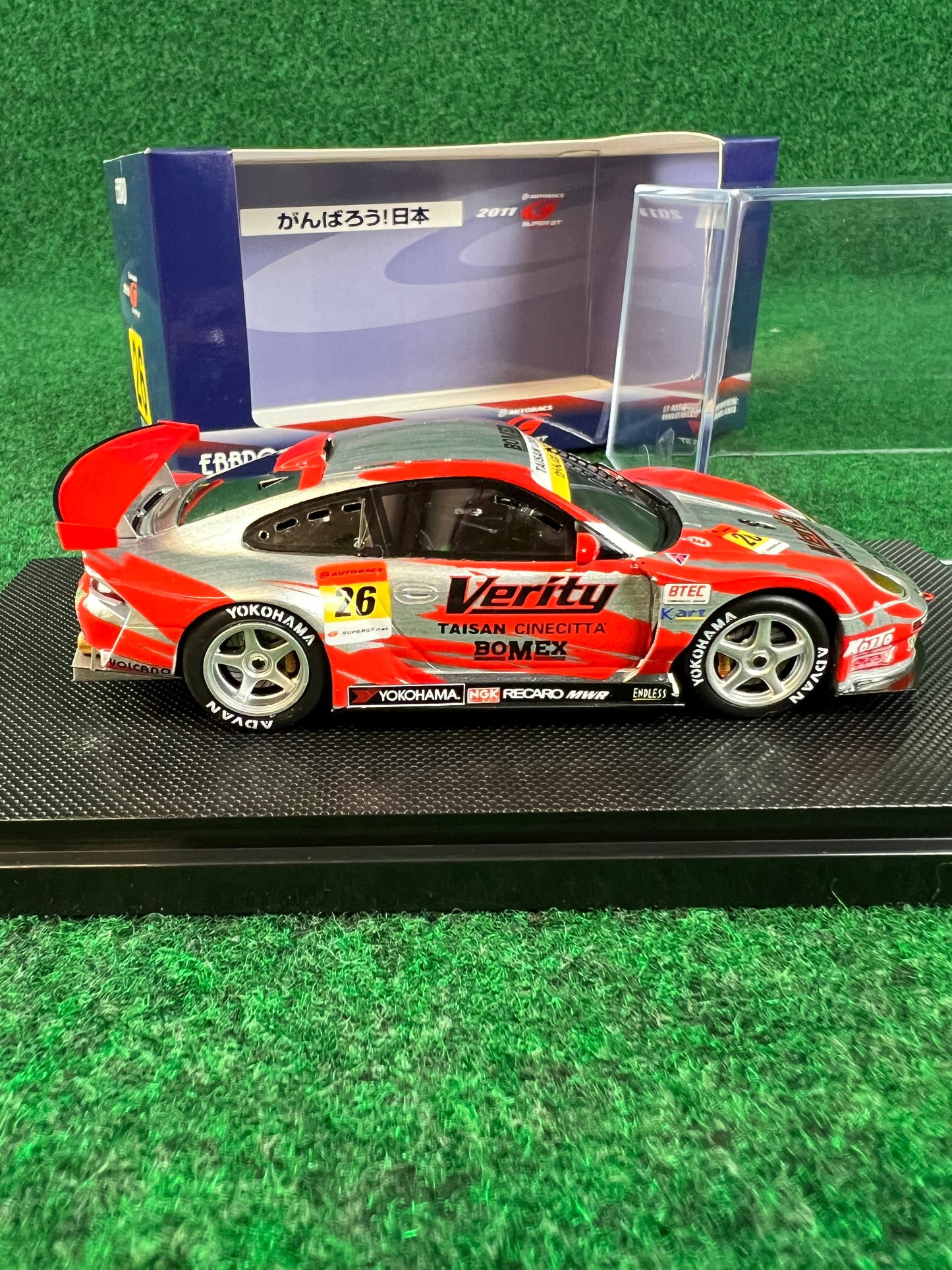 EBBRO - Super GT 2011 Verity TAISAN Porsche No. 26 1/43 Scale Diecast