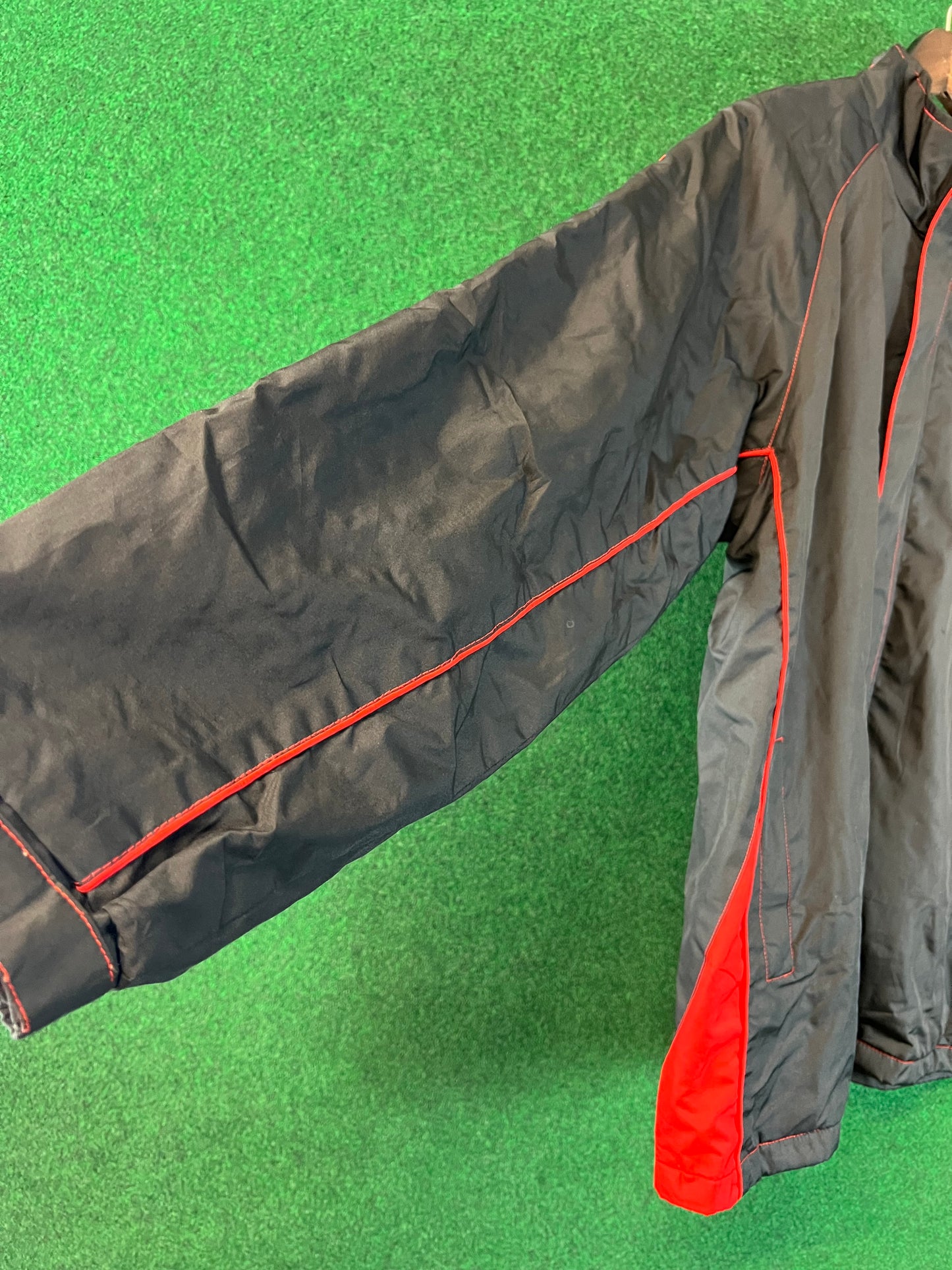 ADVAN NEOVA - Lightweight Insulated Windbreaker Black/Red Jacket